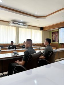 รอง ผกก.ตชด.31 ให้การตอนรับ คณะตรวจสอบภายใน ตร.